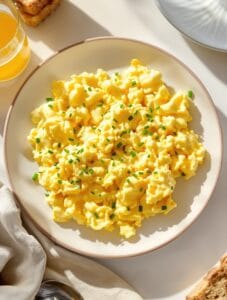 creamy double boiler scrambled eggs