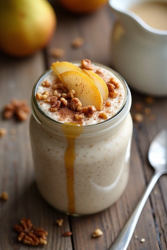 cinnamon pear overnight oats